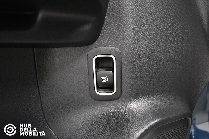 MERCEDES-BENZ GLA 200 d Automatic Premium